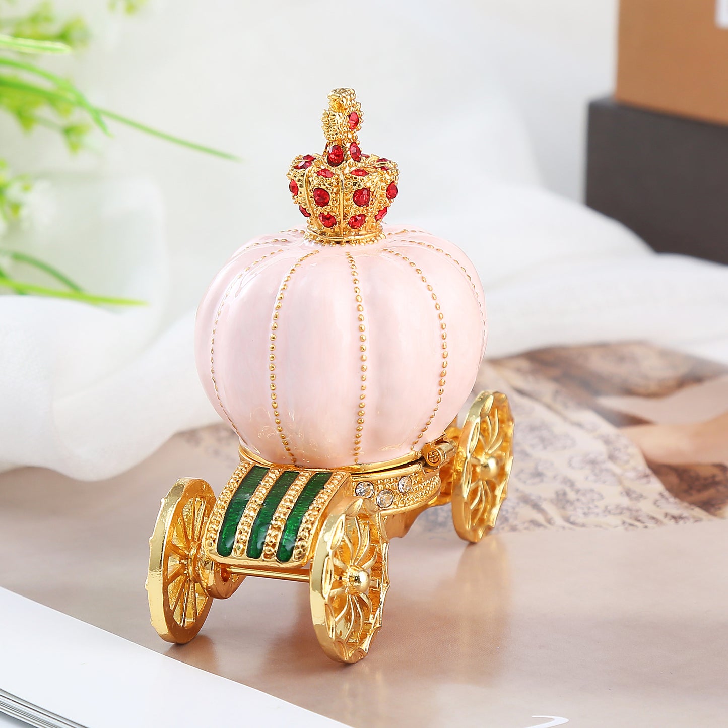 crown  jewelry box